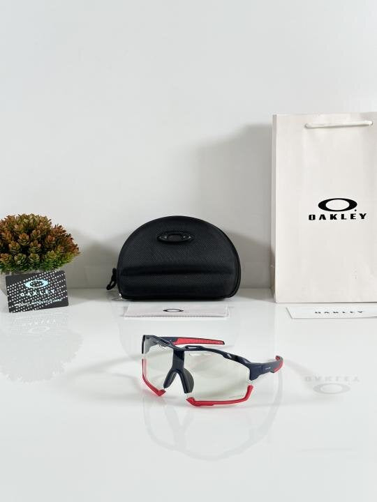 Oakley 8241 Blue Red Day