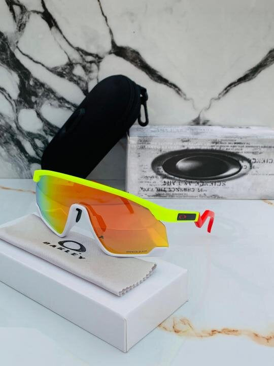 Oakley 9280 Neon
